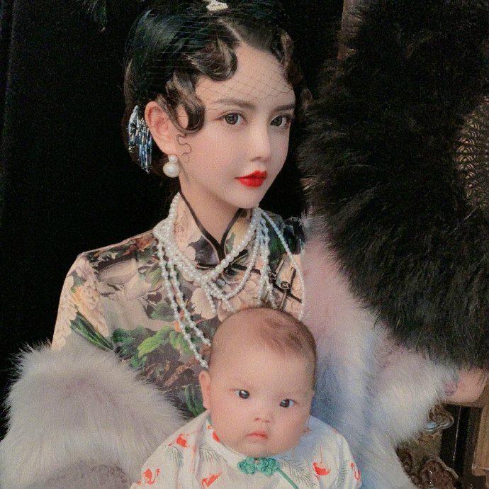 韩安冉带女儿上学,韩安冉培养小猪妹花多少钱