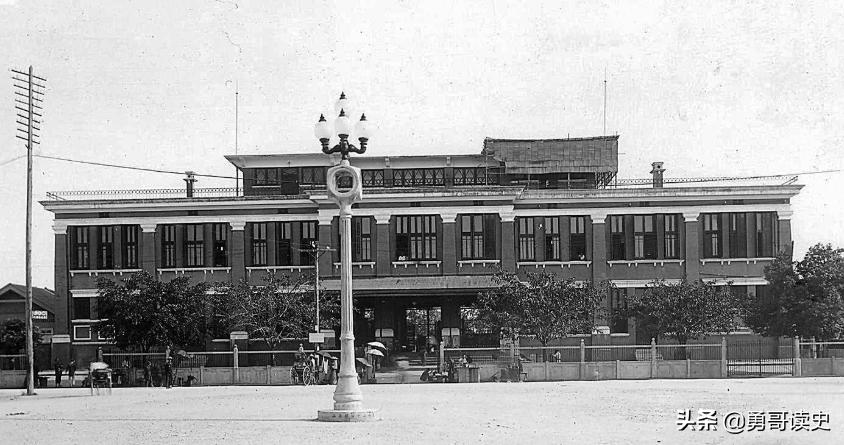 广州火车站八个字标语,广州火车站的振兴中华的牌子