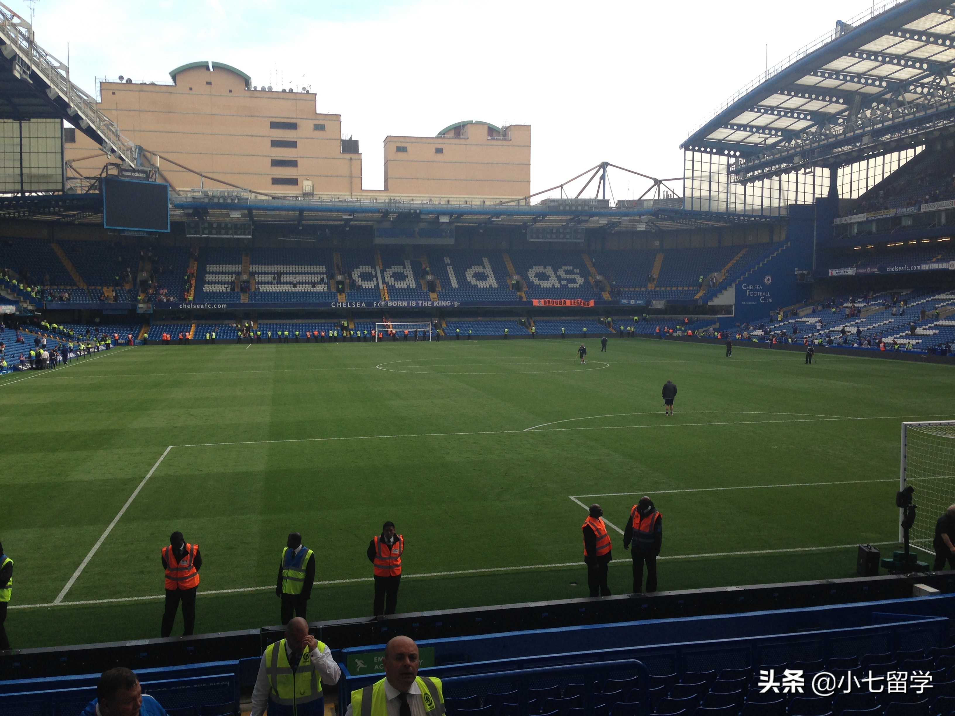 英国温布利足球场,英国足球场建造价格