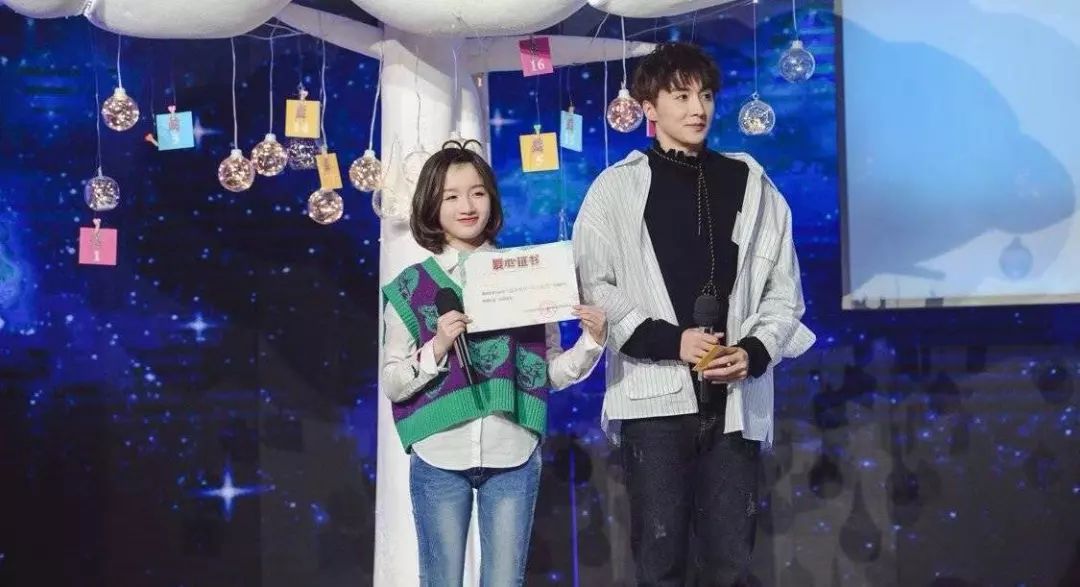 主持人为什么语速这么慢,为什么主持人都早衰