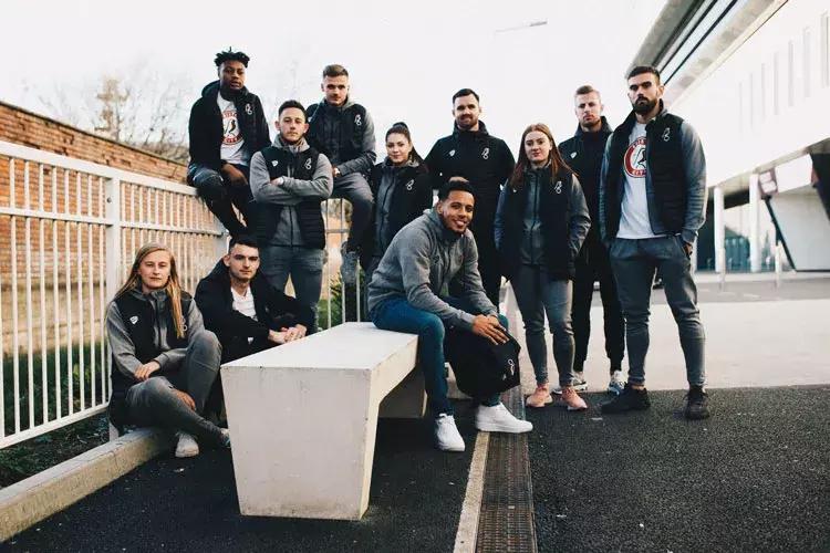 足球俱乐部logo变化,体育俱乐部海报设计