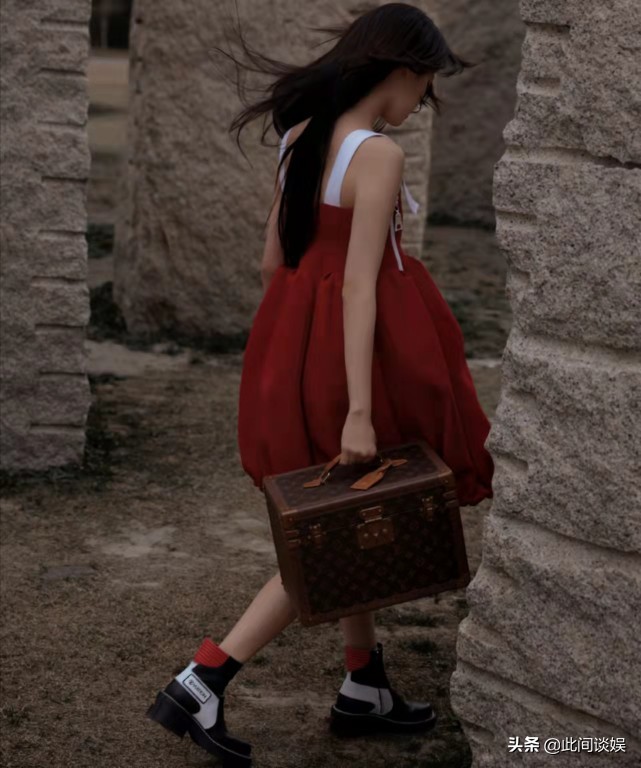 刘亦菲迪丽热巴lv秋冬女装秀,lv内场杨超越热巴