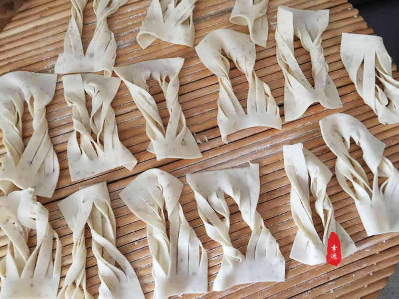 秘制炸丸子的做法大全,怎样炸丸子外酥里软又开胃