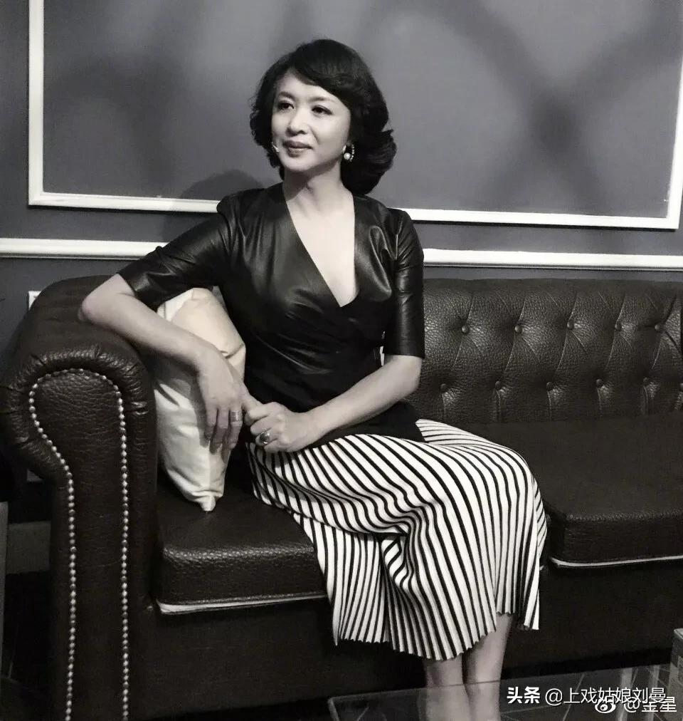 她28岁变性，父亲被嘲笑“这是你儿子还是女儿？”，一句话暖哭