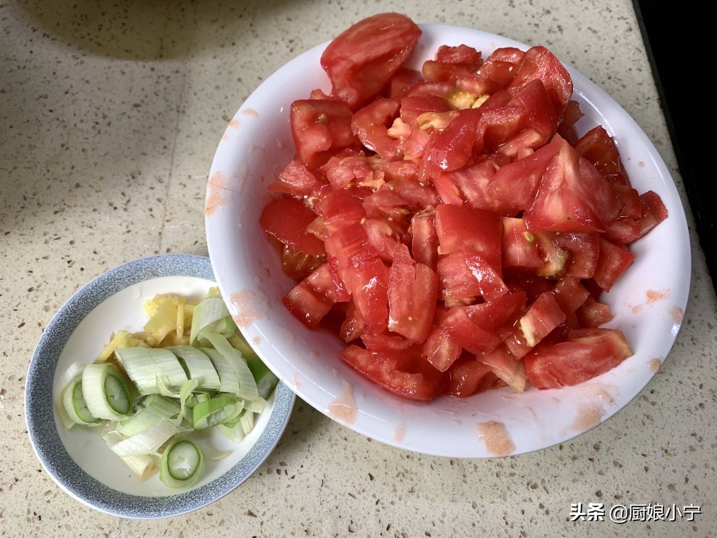 吃火锅必备菜番茄锅底,番茄锅底火锅配什么好吃