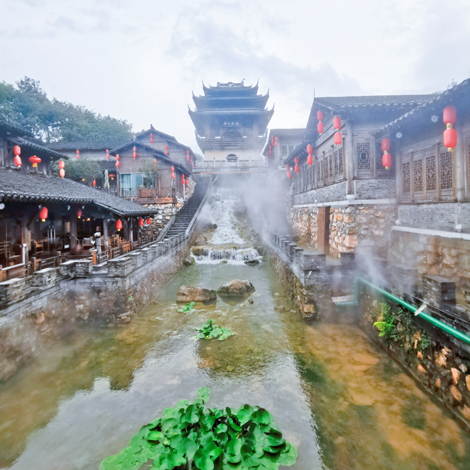 江苏“傲娇”古村，游客买东西用铜板，景区建议不给纸币和扫码