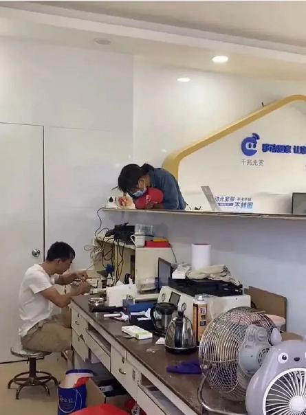 在公交车上遇到的妹纸，让我沉醉迷失了方向，我该怎么搭讪啊？急