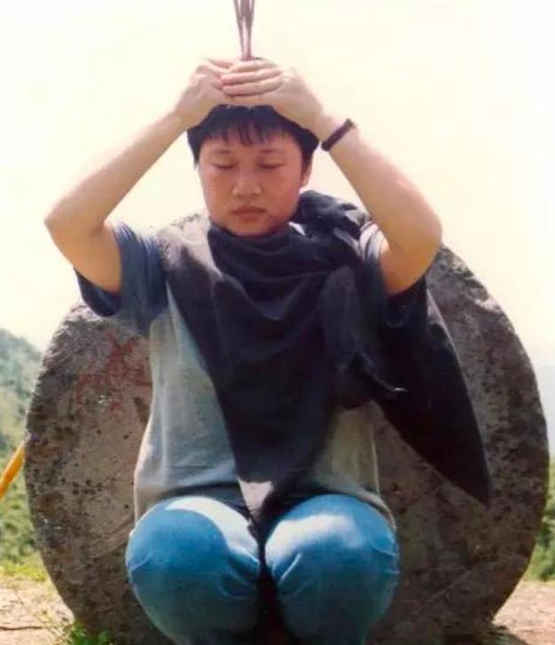 功成名就的李娜为什么会选择出家,出家李娜个人资料