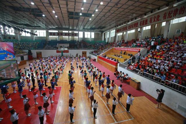 2018校园足球啦啦操,成都足球啦啦操比赛