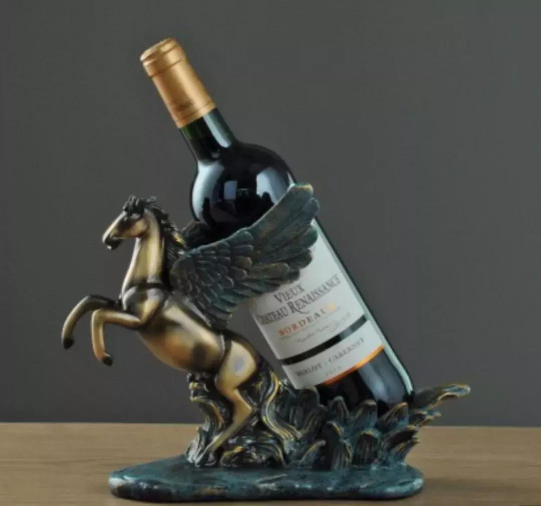 注意！这惯犯在金湾斗门砸破4个车窗，盗走4瓶茅台、15条中华！结果被…