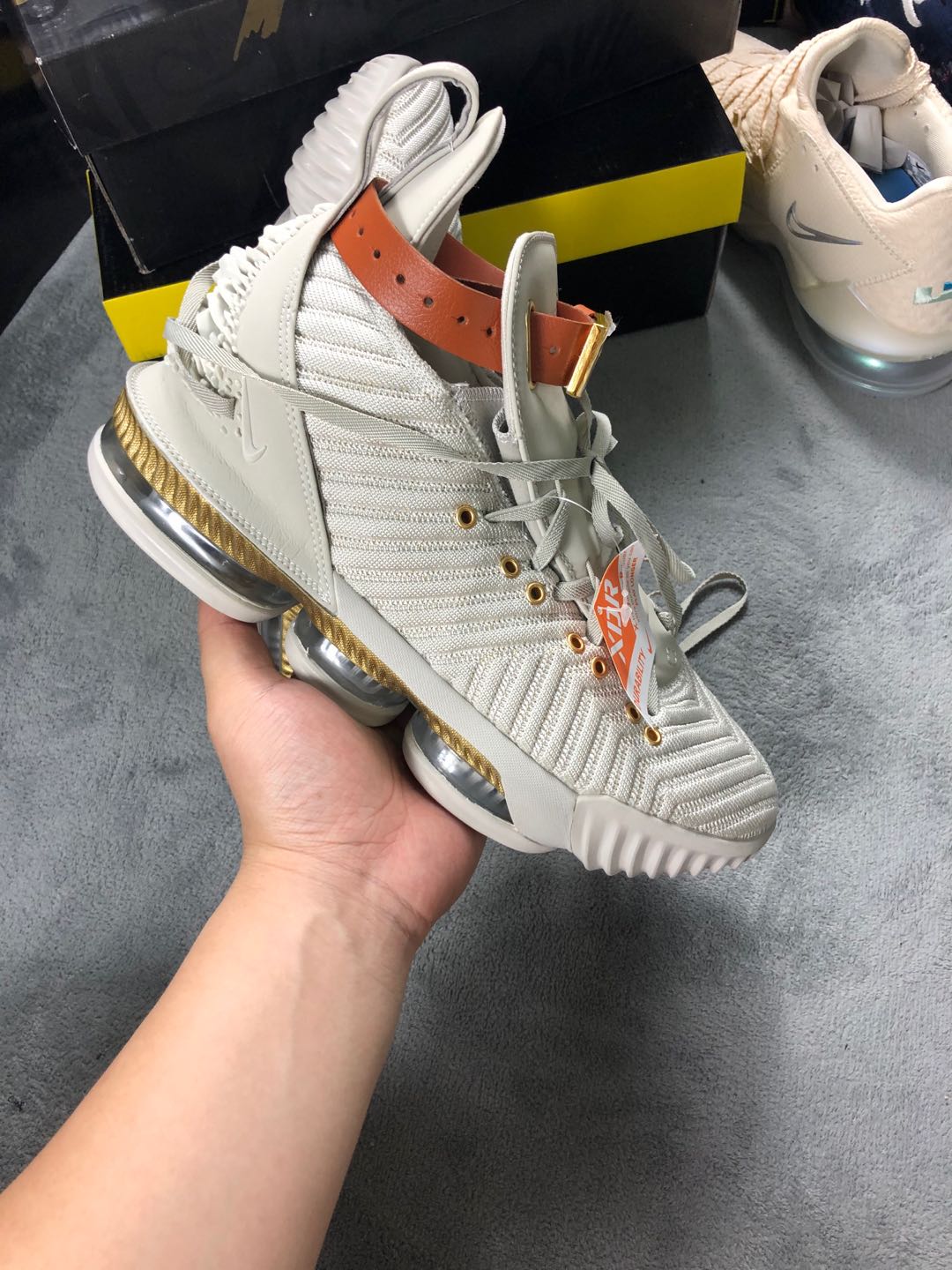 nikelebron16鸳鸯配色,nikelebron16low评测