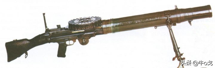 轻机枪和重机枪的区别,轻机枪和重机枪的区别在哪