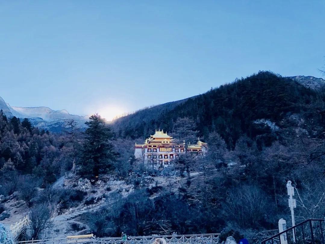 稻城亚丁一个让人魂牵梦绕的地方,稻城亚丁最接近天堂的地方