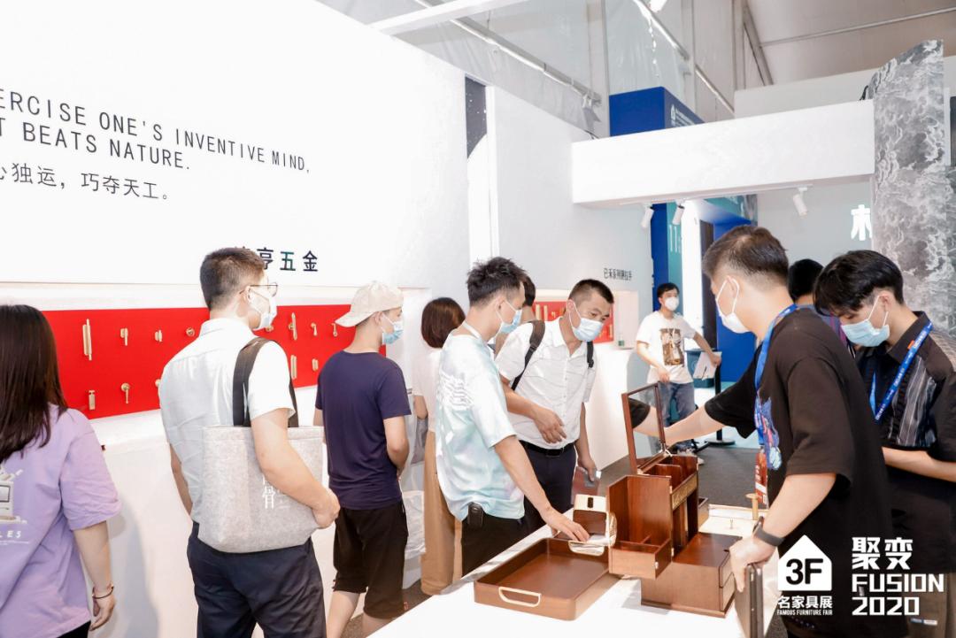 成品家具品牌做整装,成品家具企业转型做定制