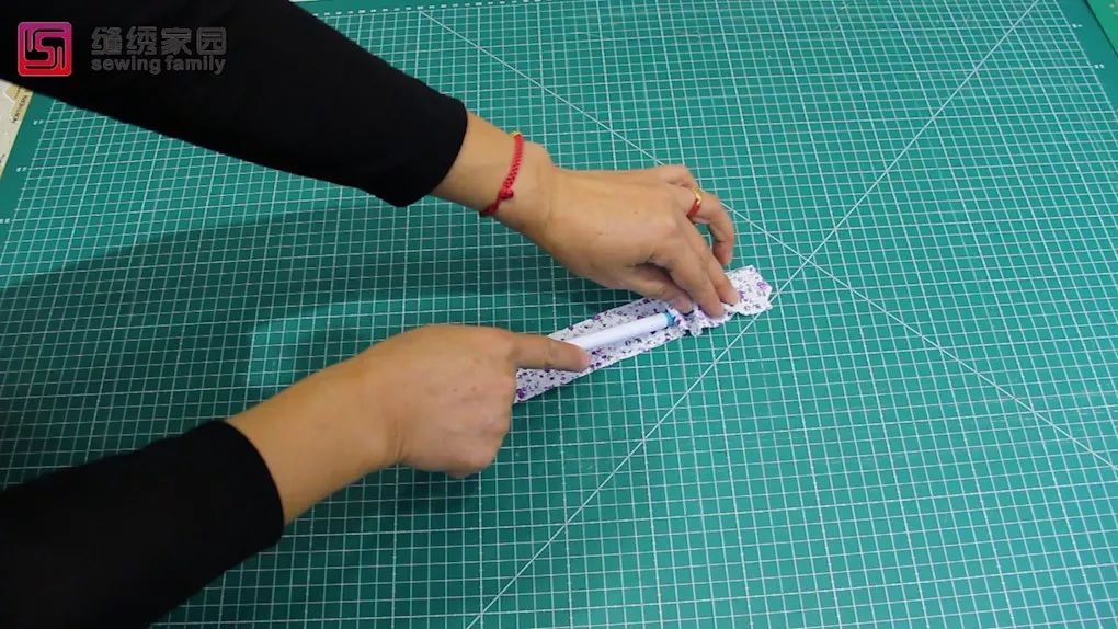 手残党制作娃娃衣服教程,衣物改造变玩偶