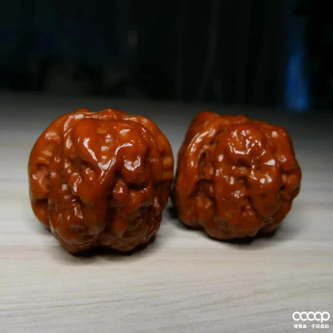 玩核桃应该玩包浆过的还是新的,玩核桃一把刷子够吗