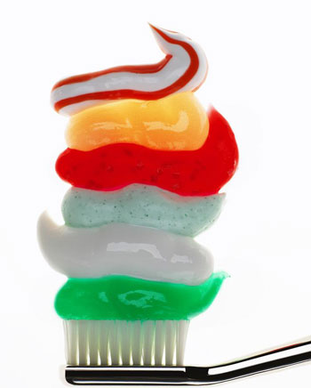 牙膏和小苏打一起用可以去黑头吗,为什么去黑头要纯白牙膏