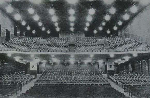 天津卫津路老照片,1998年天津卫津路街景