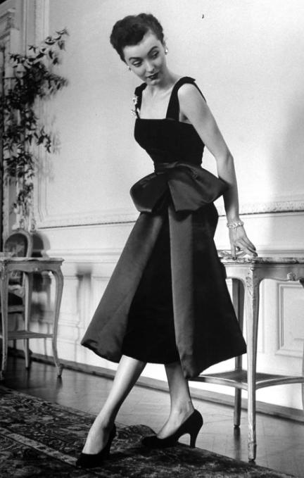 为什么有些女人穿衣就是不洋气,为什么女生穿衣显得成熟