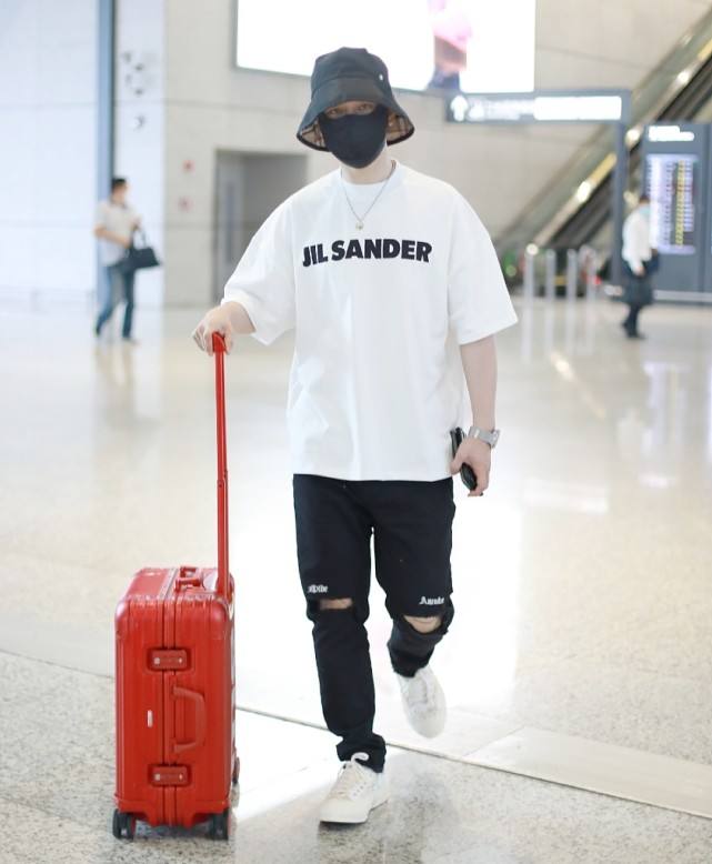 黄晓明日常穿衣搭配,黄晓明造型盘点