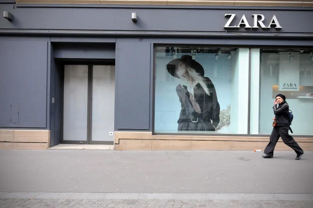 一年关店1200家！靠“抄袭”上位的时尚之王，正逃离中国市场