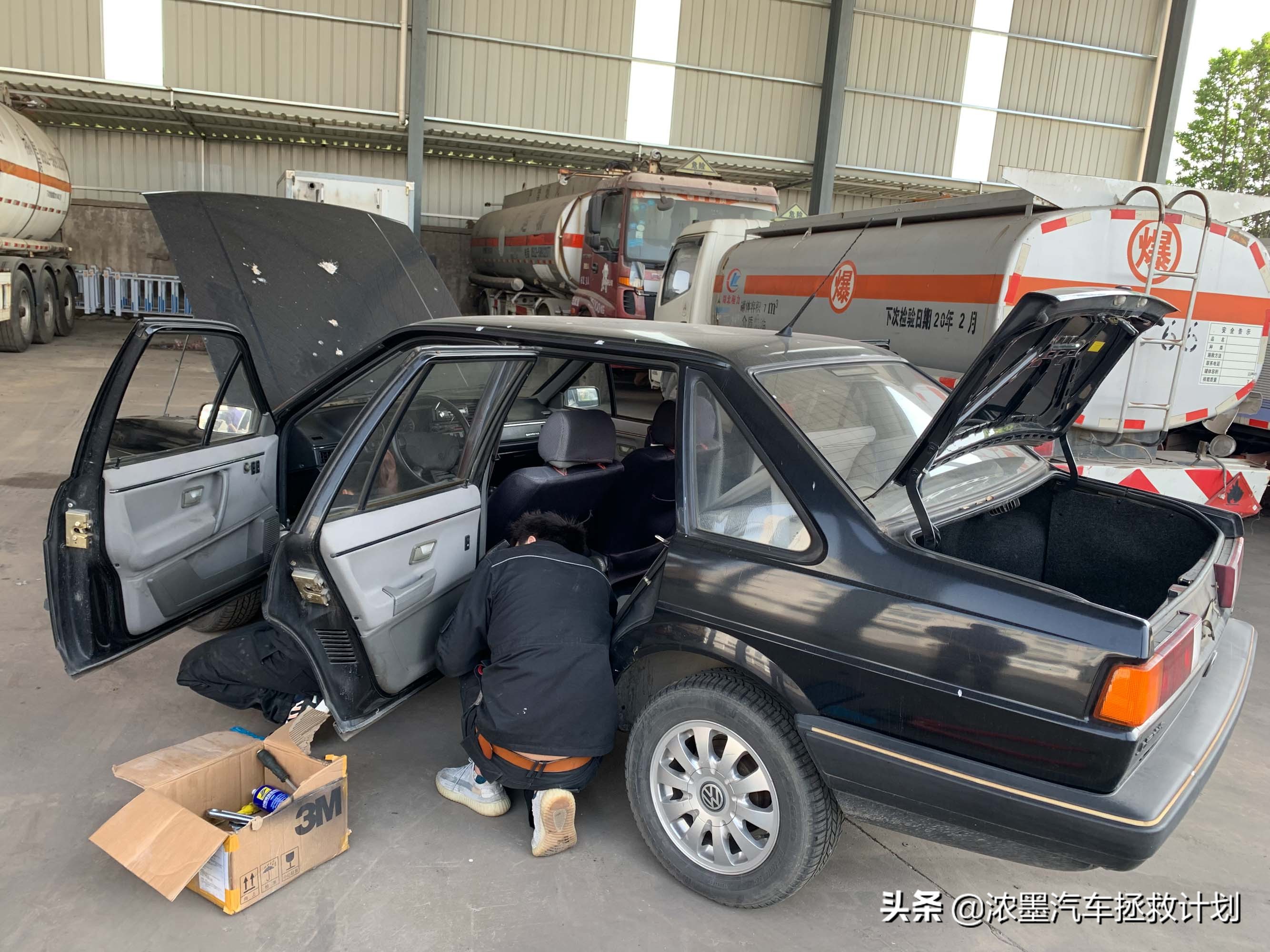 「妙手生花」重建一台战损级桑塔纳，带给它历经千般后的华丽重生