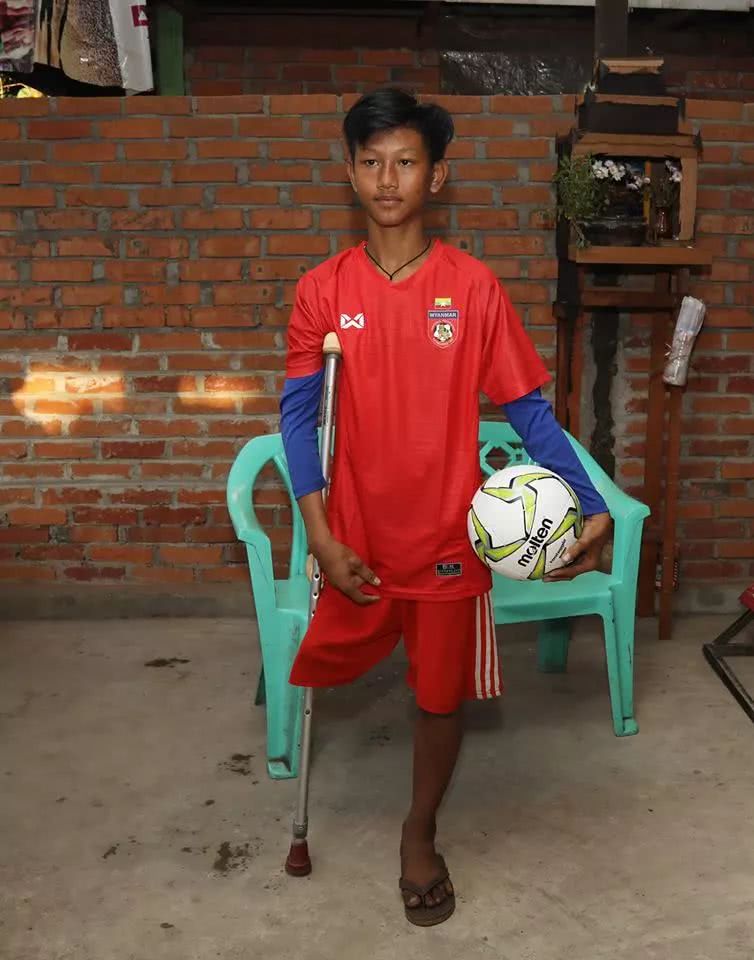 鎴戝彧鏈変竴鏉¤吙,韪㈣冻鐞冪殑灏忕敺瀛╂湁澶氬竻