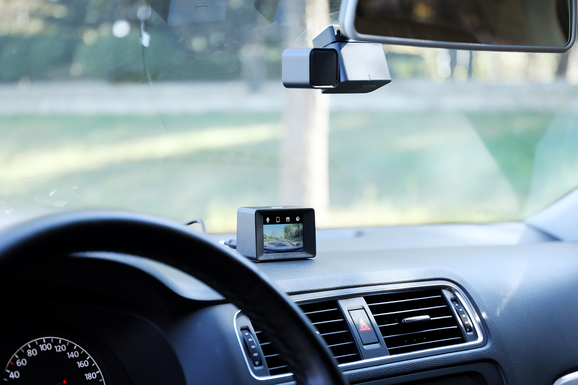 还有这等好事？花行车记录仪的钱体验豪车标配的高级驾驶辅助