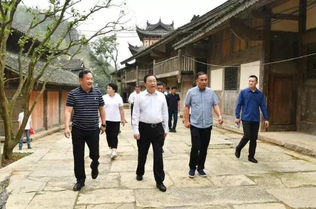 遵义书记龙长春罹患癌症,卸任感慨万千,最遗憾脱贫攻坚未告捷