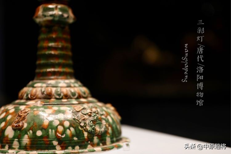 洛阳博物馆专门为二十多件珍宝成立了一个展馆