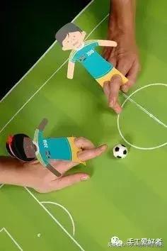 球迷爸爸靠指偶游戏带娃，手工制作的指偶乐趣多