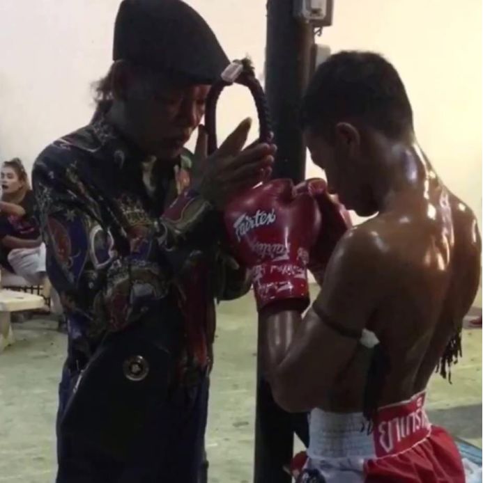 拿婴儿尸体做降头！这个法师能让拳手拿冠军？