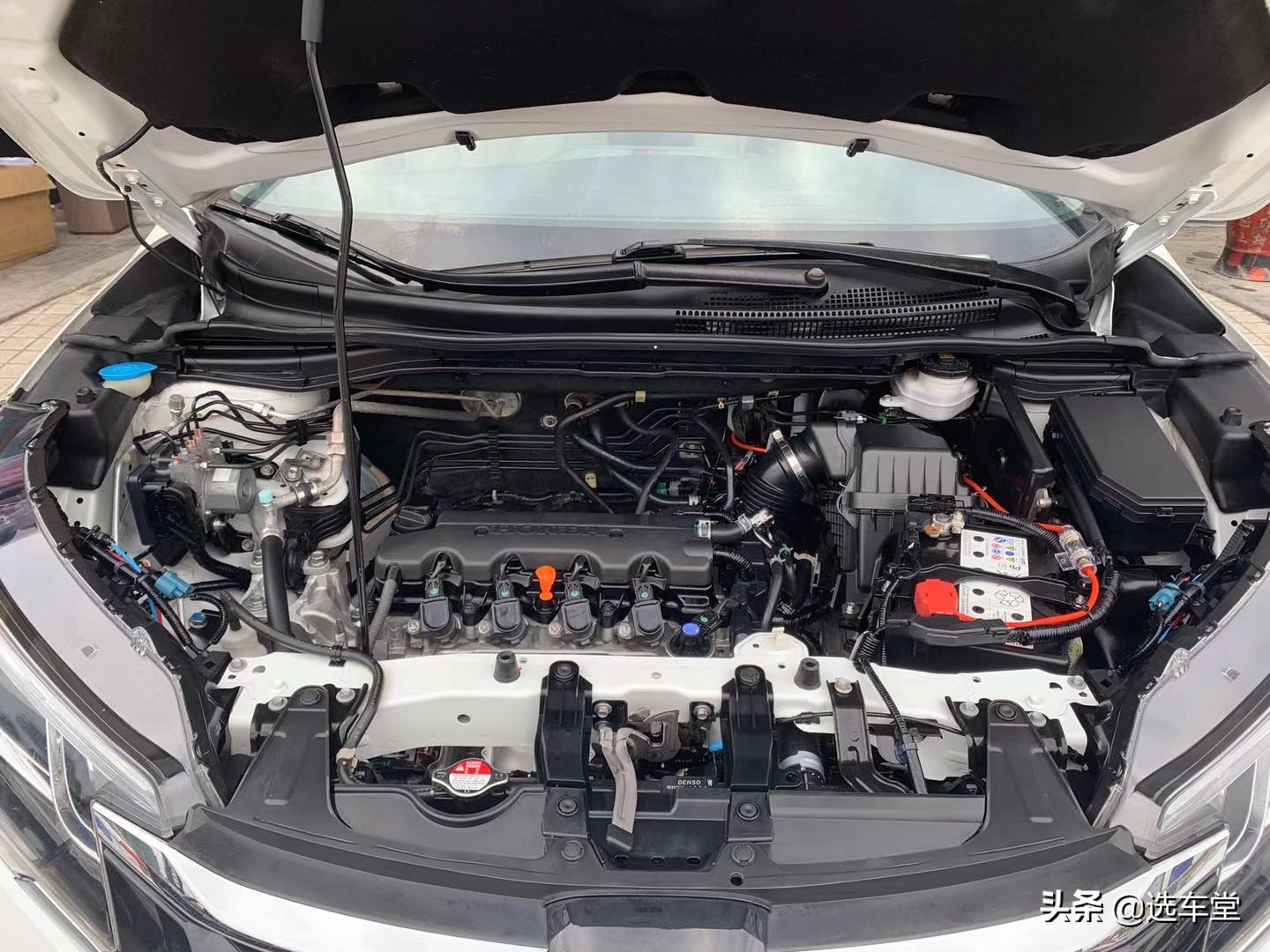 今日推荐车型：本田CRV2016款2.0L两驱都市版