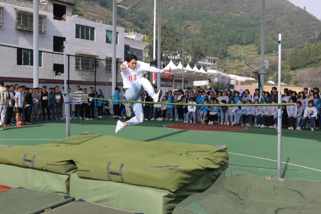 向日葵、比卡丘,嗨翻桐梓这些学校