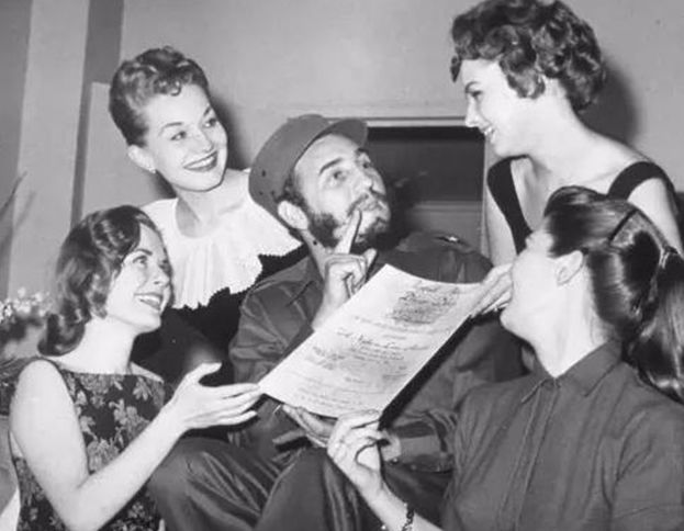 卡斯特罗纪实视频,卡斯特罗的精彩瞬间