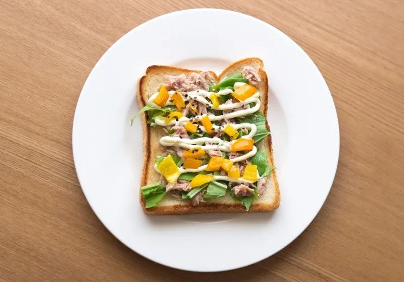 吐司发硬了怎么办啊,吐司面包变硬怎么处理