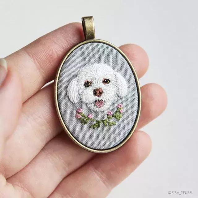 当一个程序员迷上了刺绣，就算手骨折了也无法阻止她……