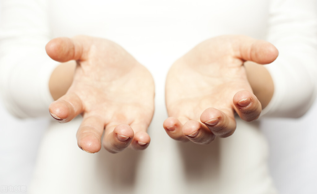 起床后手麻木是什么原因,早晨起床手掌麻木是怎么回事