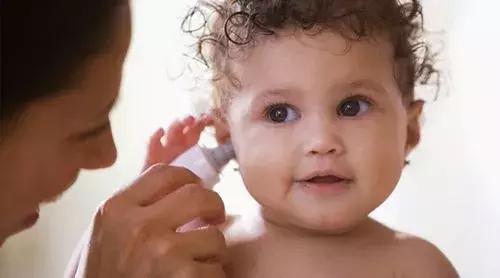 儿童中耳炎怎么判断严重程度,孩子中耳炎医生让输液