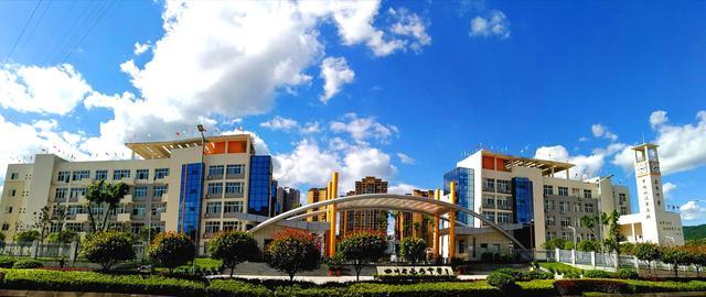 南充高级中学和大竹中学哪个好,达州中学与南充白塔中学哪个好