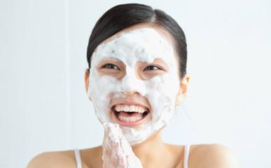 常用洗面奶洗脸有副作用吗,常用洗面奶会让皮肤变好