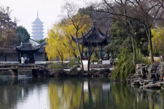 中国园林的诗情画意之美,虽由人作宛自天开的造园理念