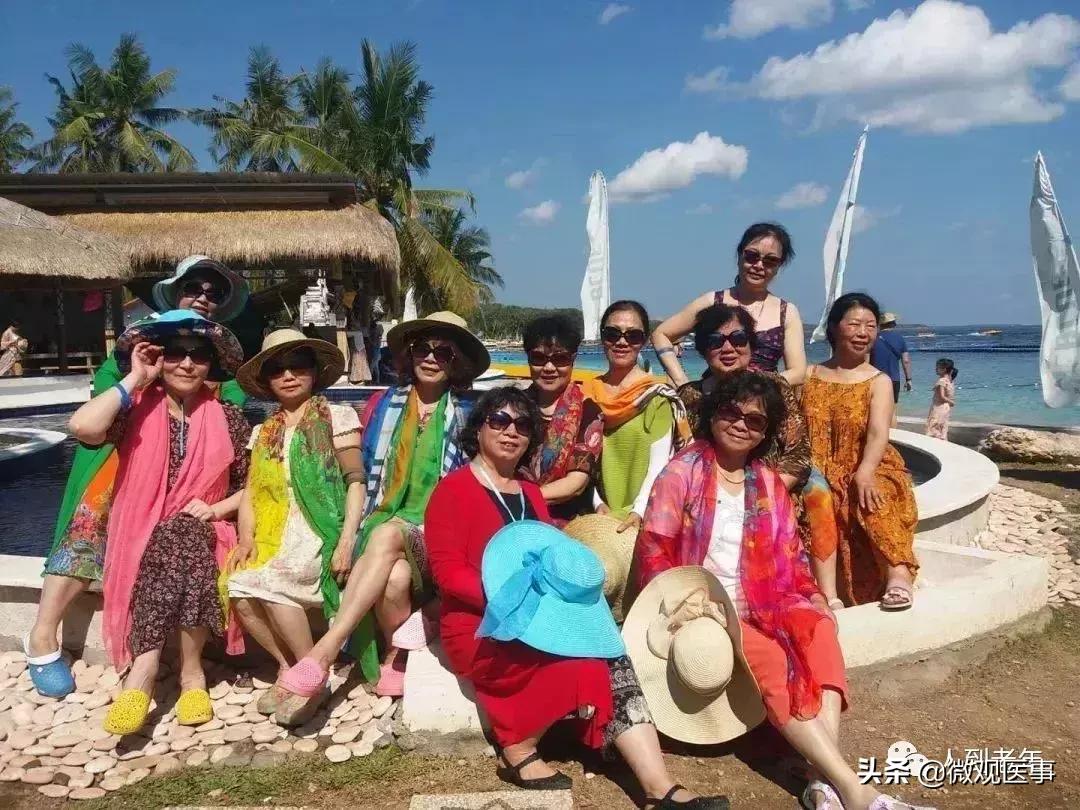 涓浗澶у澶栧嚭鏃呮父鎷嶇収鍔ㄤ綔鍚堥泦,澶у鏃呮父濮垮娍