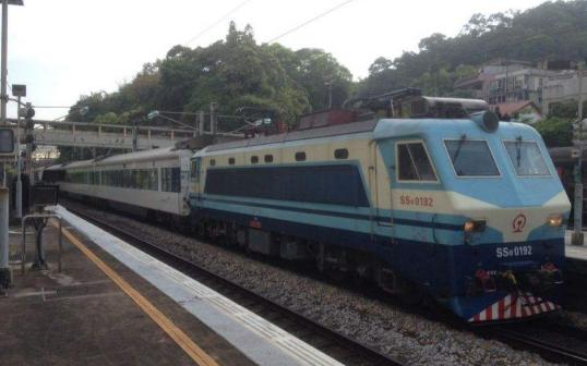 火车上的空调一般多少度,火车上空调为什么不一直开