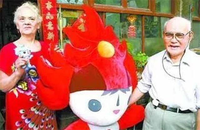 北京胡同里的爱情，荷兰女孩嫁中国工人，改国籍染黑发，无怨无悔