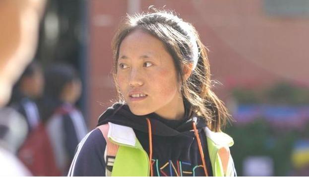 贫困女孩给马云寄老母鸡,山区女孩为马云寄鸡