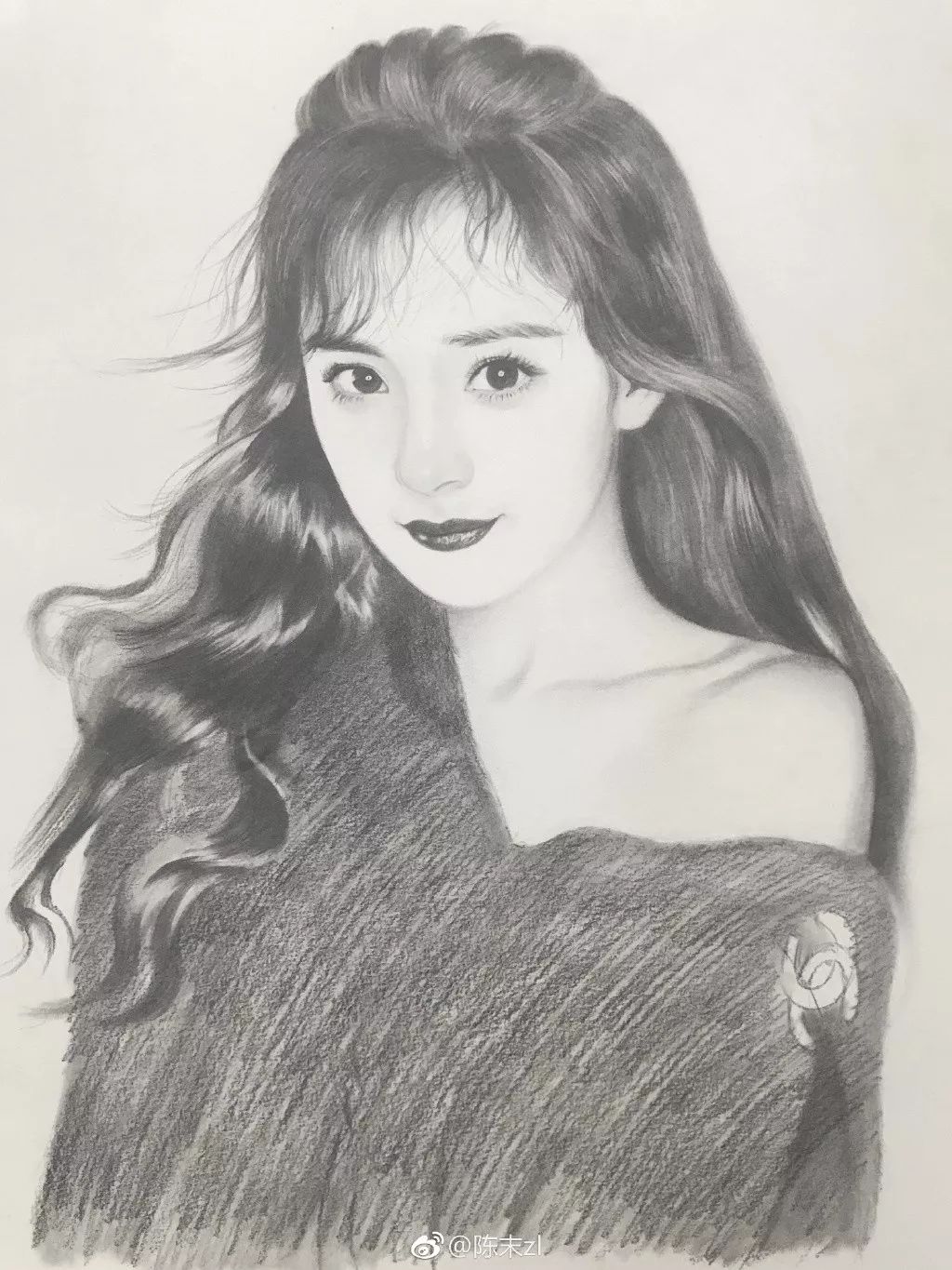 大学没毕业，95后妹纸用一支铅笔就撩到了范冰冰！这...