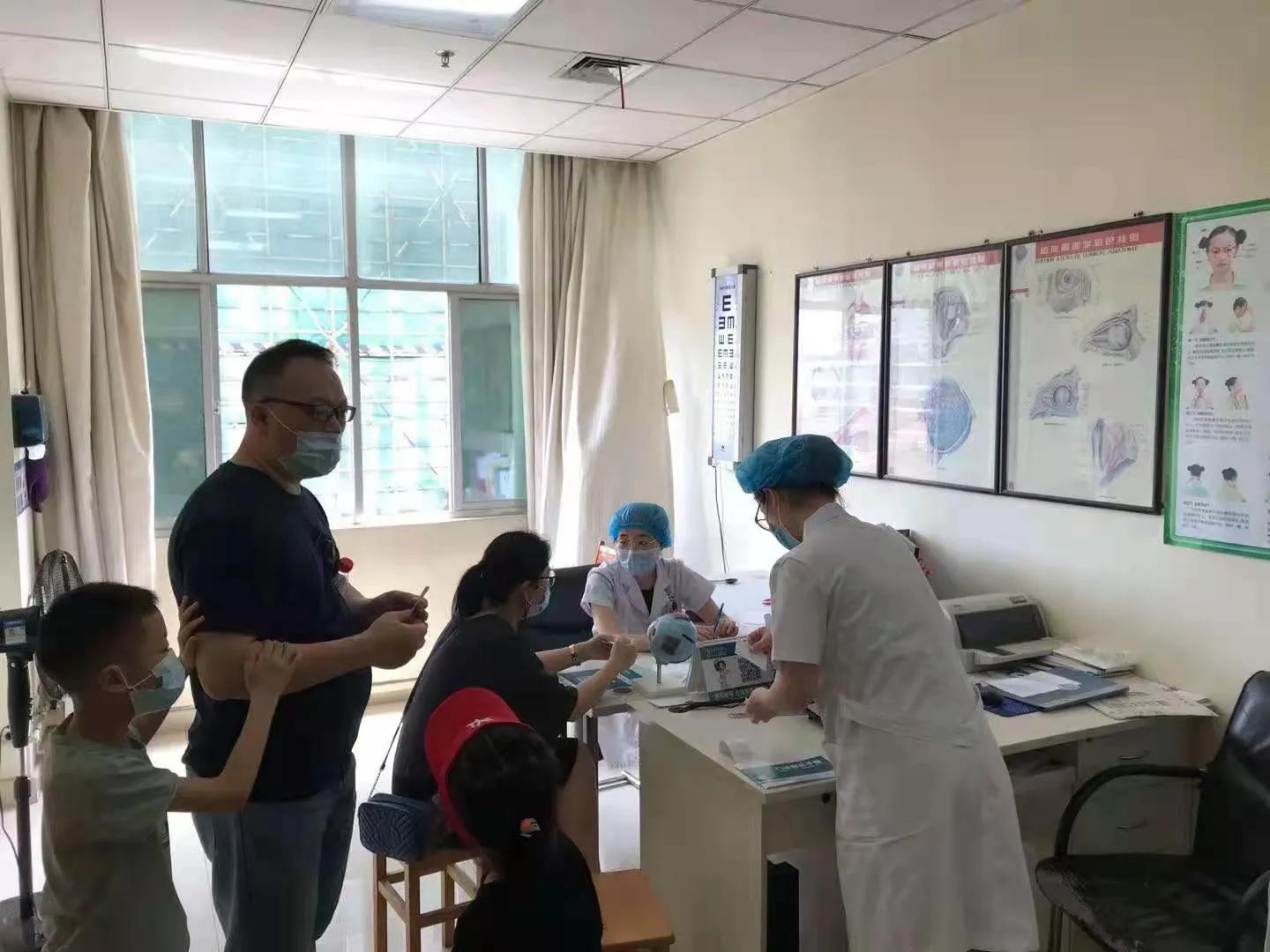 岳阳市中医医院开展“爱眼”义诊活动