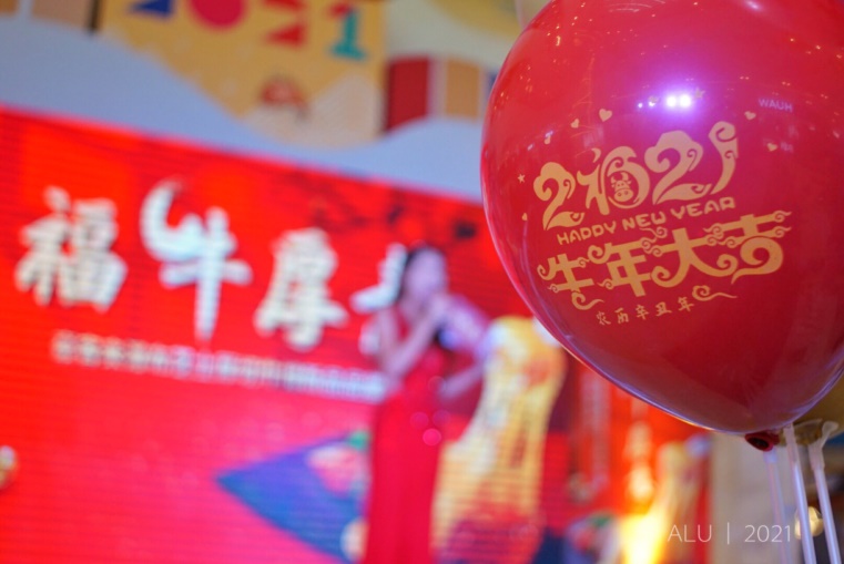 福牛年聚豪客来，厚切牛排加上瀑布芝士，美味翻倍