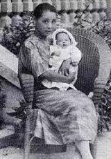 张幼仪自传小脚和西服的故事,张幼仪的小脚与西服